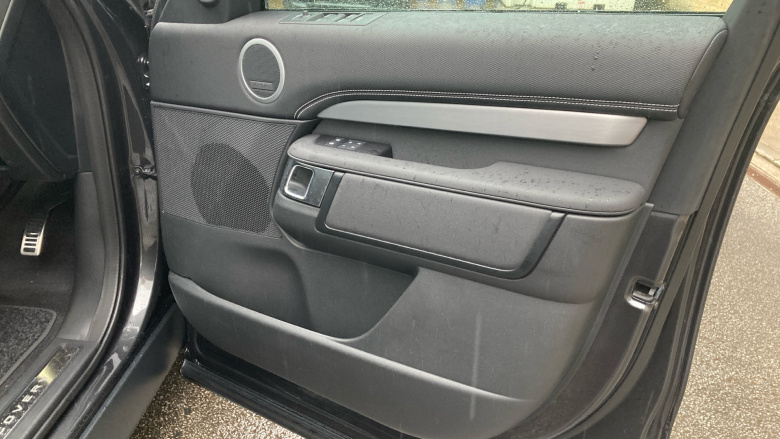 Land Rover Discovery 3.0 D350 Dynamic SE 5dr Auto Diesel Station Wagon